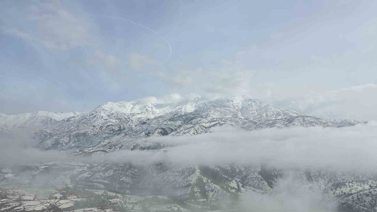 Sisle kaplanan Derecik dronla görüntülendi
