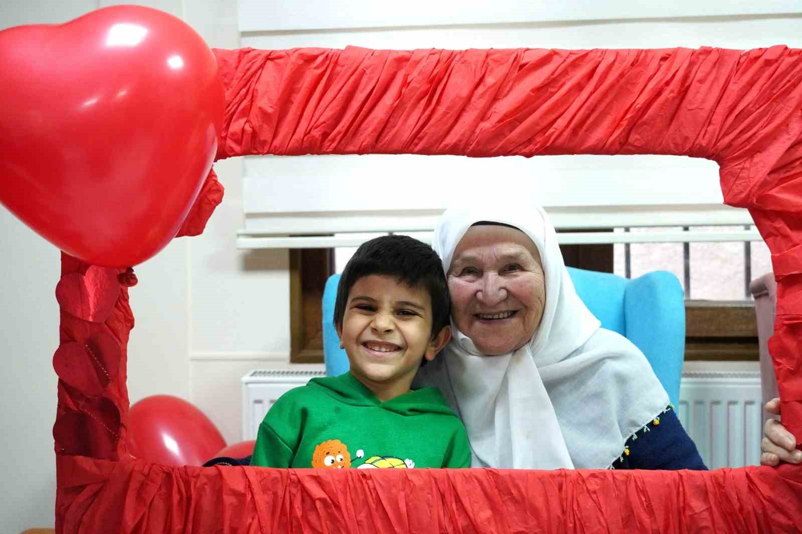 Şişli Belediyesi Engelli ve Yaşlıların yaşamını kolaylaştırıyor
Şişli Belediyesi Engelli ve Yaşlıların yaşamını kolaylaştırıyor