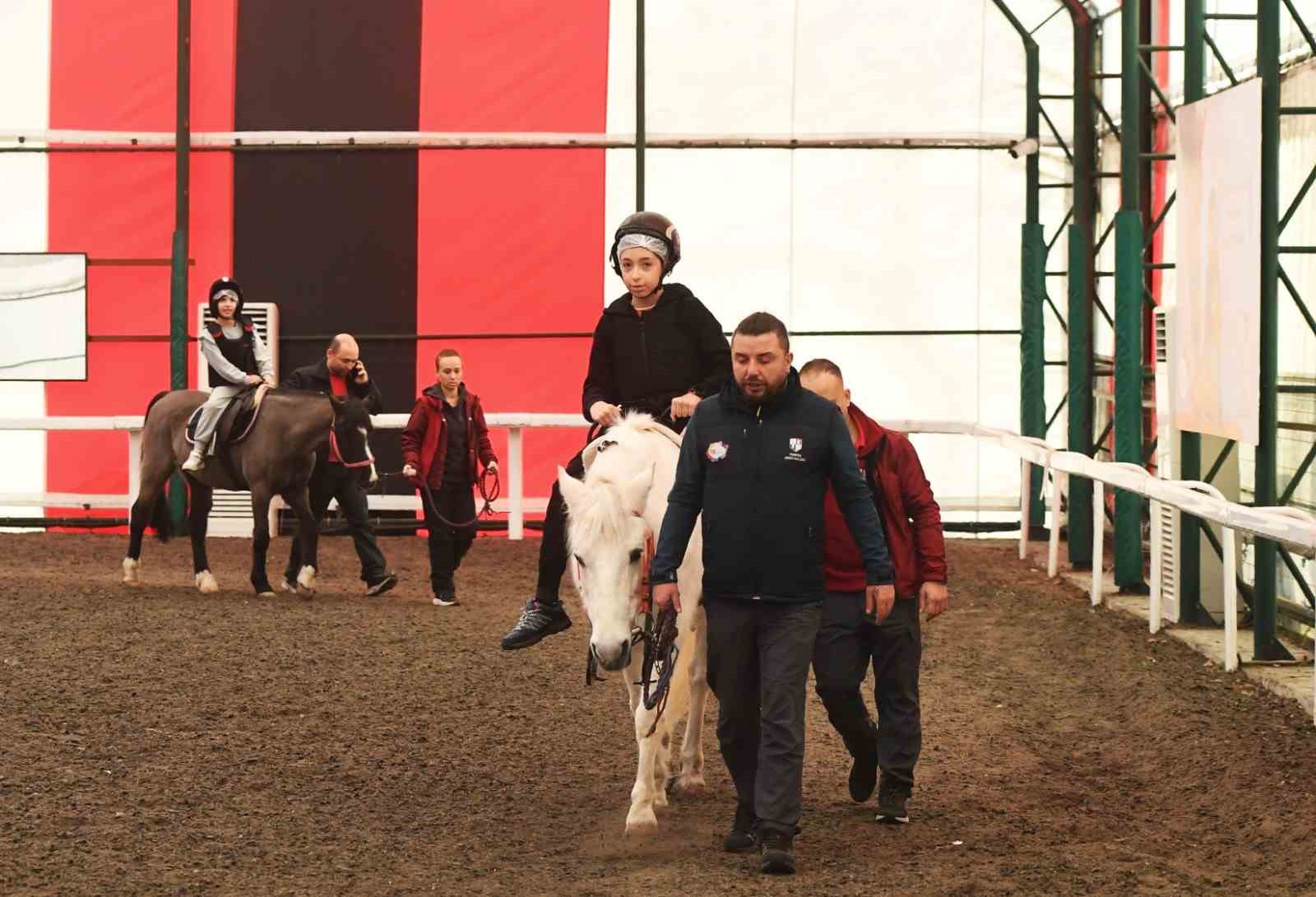 Şişli Belediyesi Engelli ve Yaşlıların yaşamını kolaylaştırıyor
Şişli Belediyesi Engelli ve Yaşlıların yaşamını kolaylaştırıyor