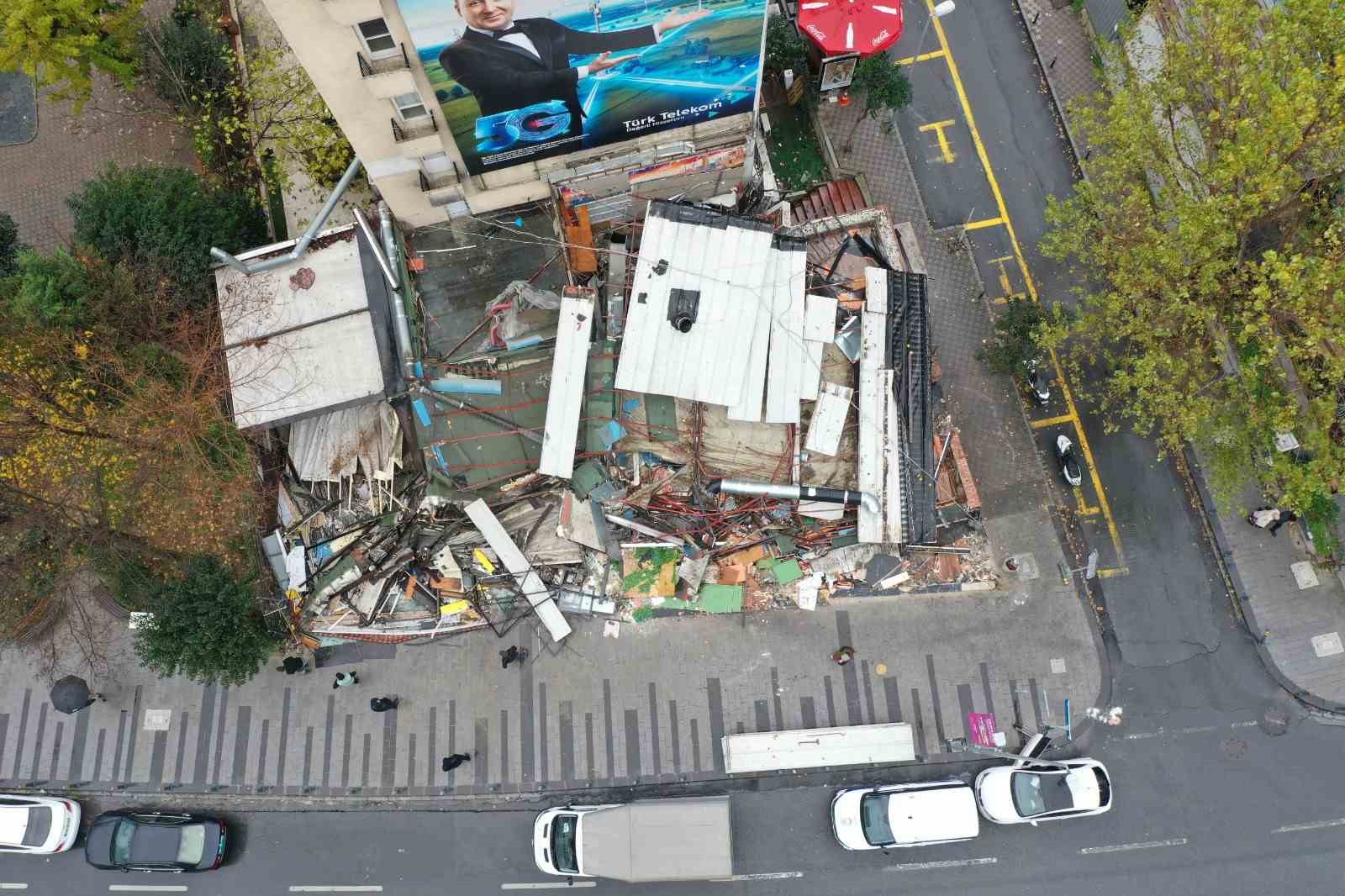 Şişli’de 25 kişinin zehirlenmesi iddiasıyla gündeme gelen restoran yıkıldı

