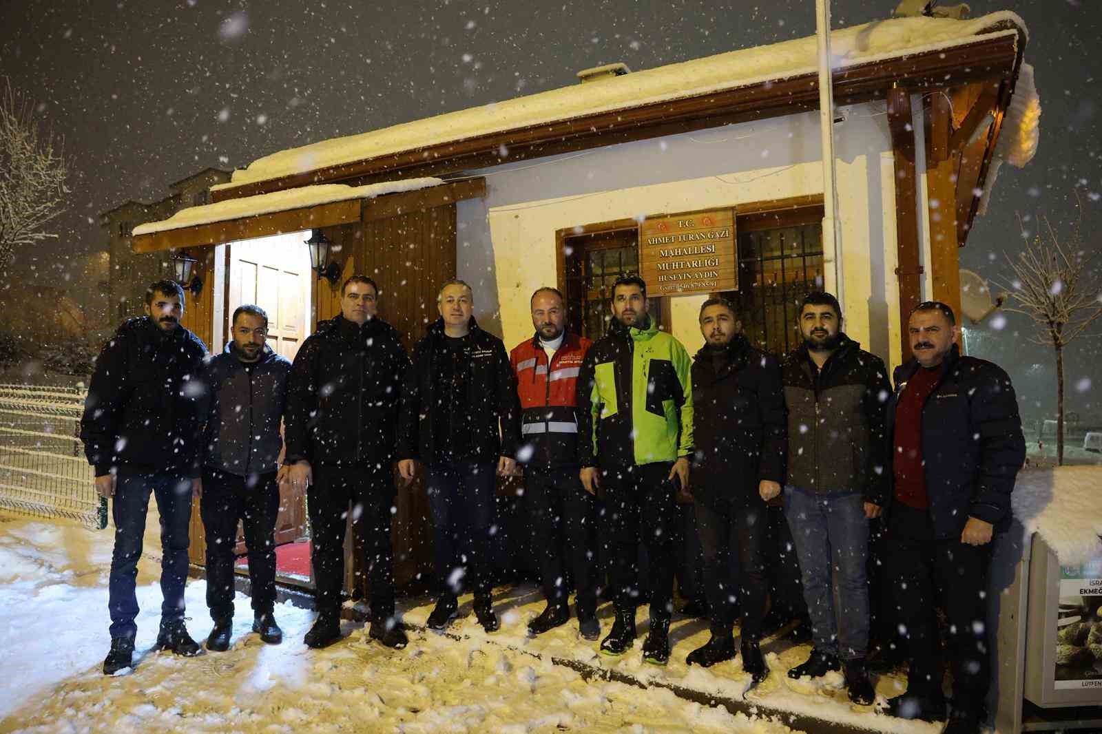 Sivas Belediyesi, 65 mahalleye eş zamanlı müdahale etti
