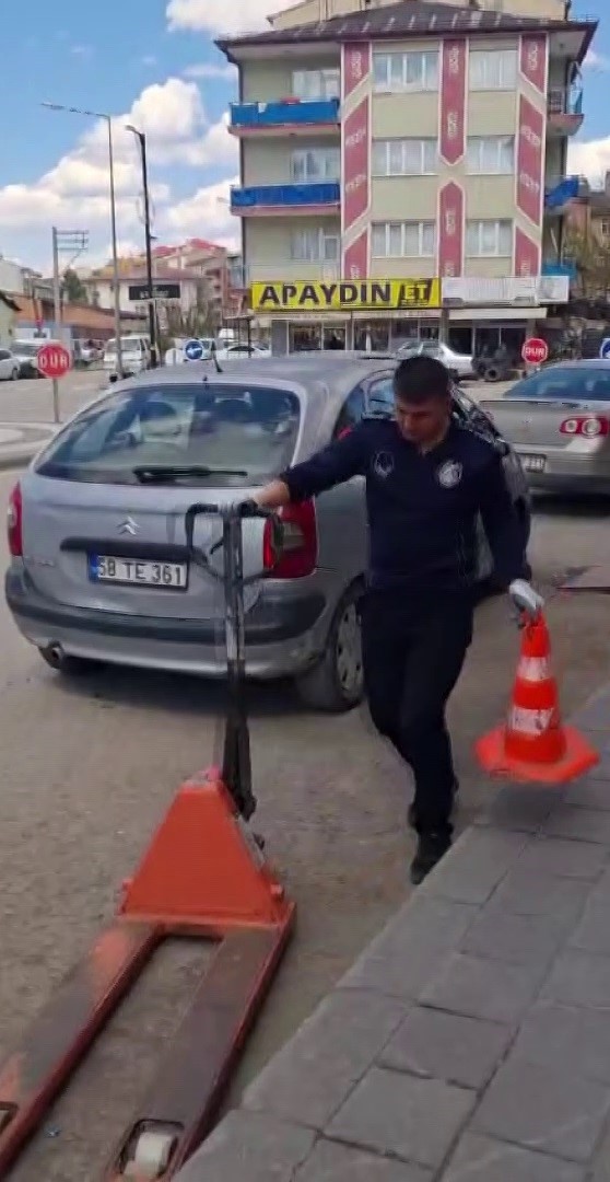 Sivas Belediyesi’nden kaldırım işgallerine karşı sıkı denetim
