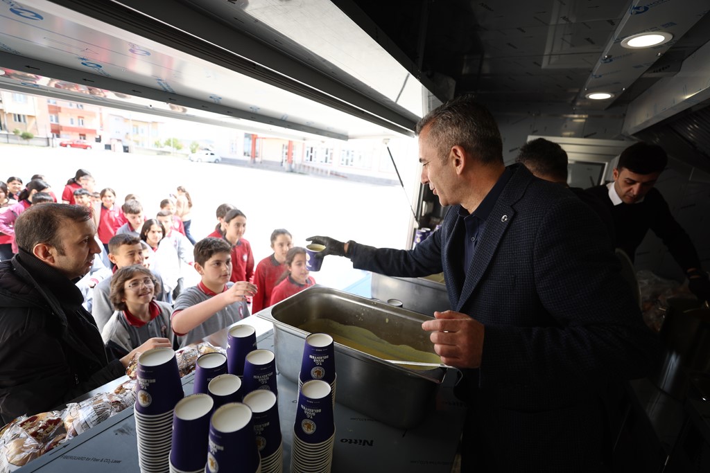 Sivas Belediyesi’nden öğrencilere beslenme desteği
