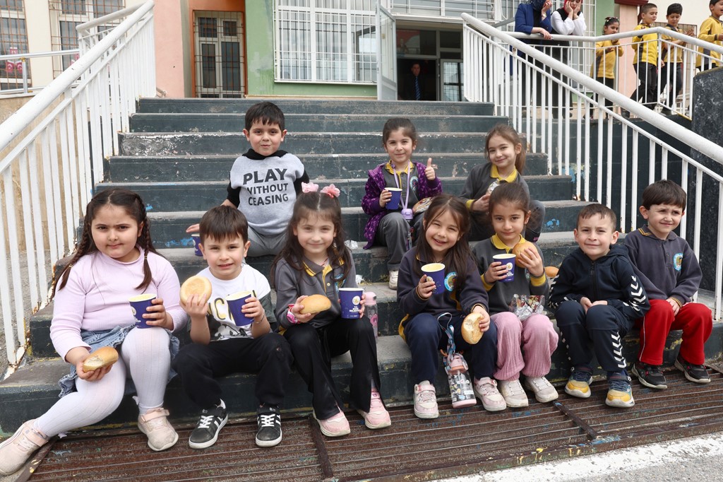 Sivas Belediyesi’nden öğrencilere beslenme desteği
