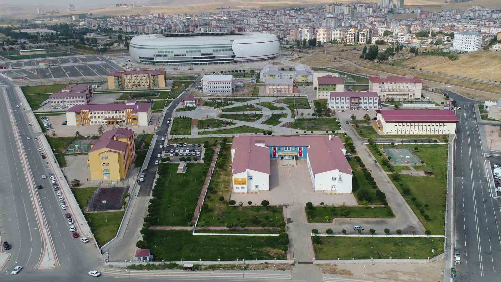 Sivas Belediyesi’nden Türkiye’ye örnek olacak okul uygulaması
