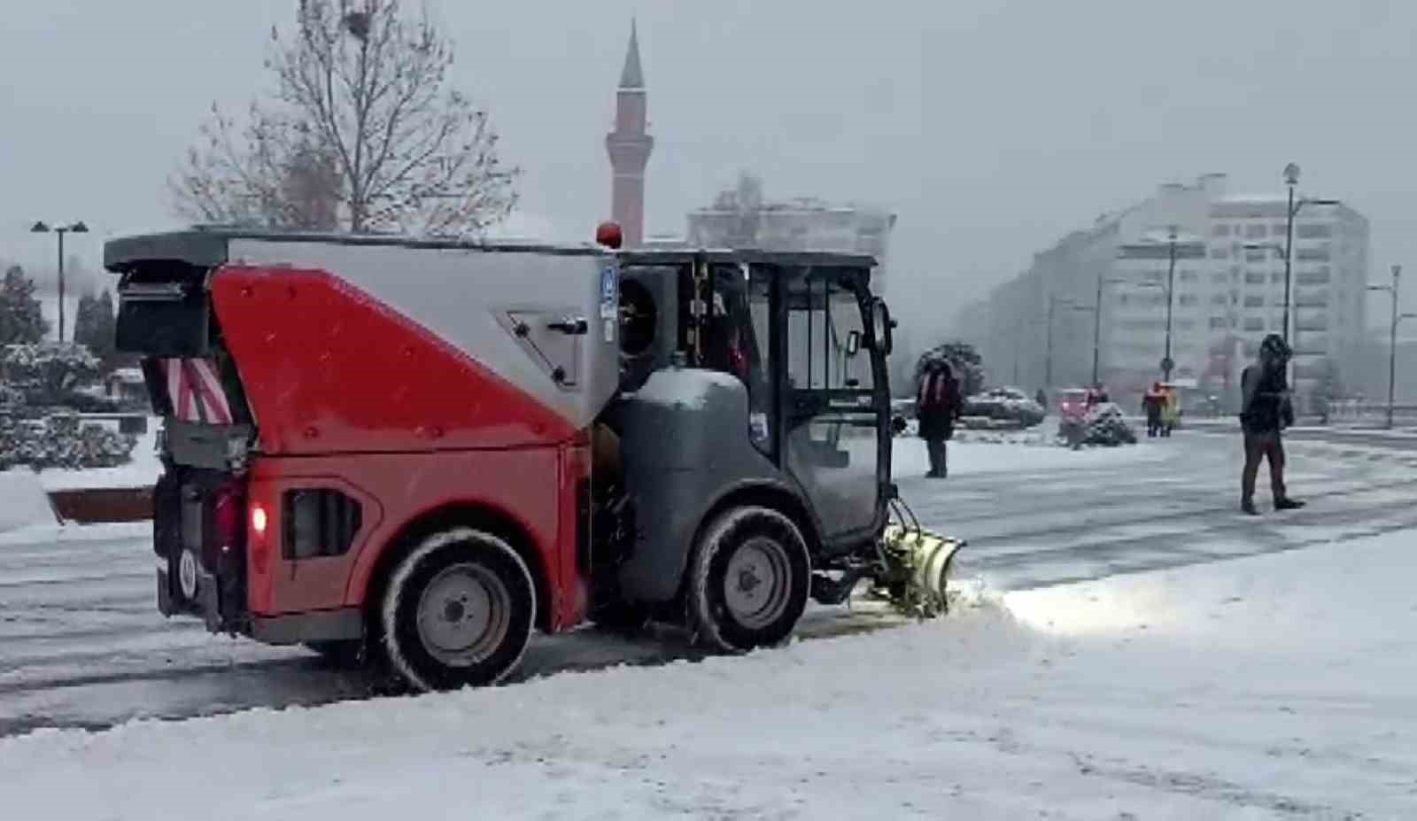 Sivas için sarı kod uyarısı yapılmıştı, beklenen kar yağışı başladı
