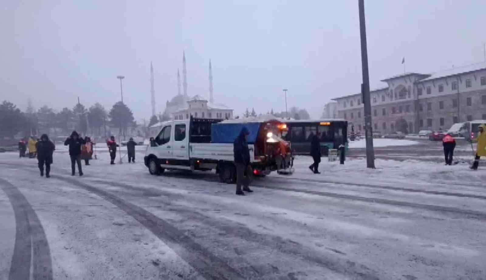 Sivas için sarı kod uyarısı yapılmıştı, beklenen kar yağışı başladı
