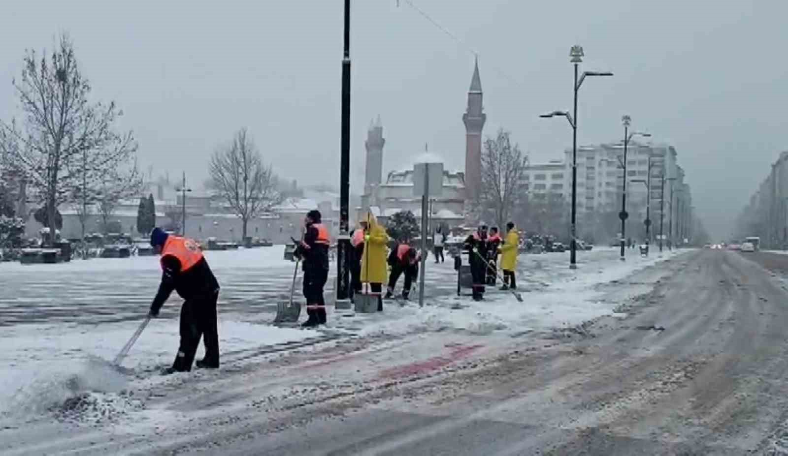 Sivas için sarı kod uyarısı yapılmıştı, beklenen kar yağışı başladı
