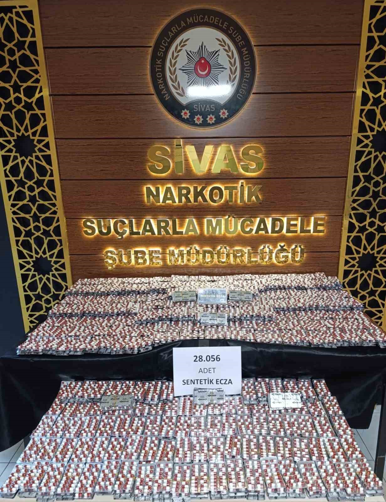 Sivas polisi uyuşturucu tacirlerine geçit vermedi
