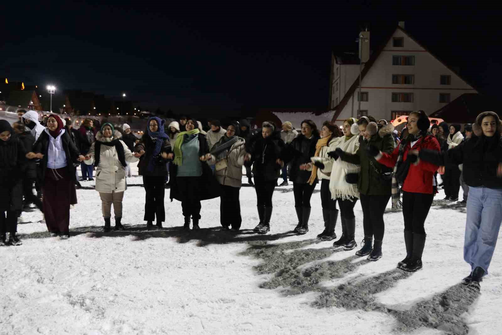 Sivas Yıldız Dağı’nda kayak sezonu halaylarla başladı
