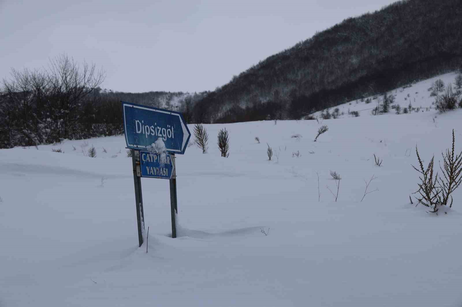 Sivas’ın Kardeniz’i beyaza büründü

