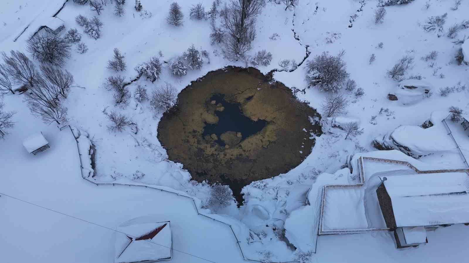 Sivas’ın Kardeniz’i beyaza büründü
