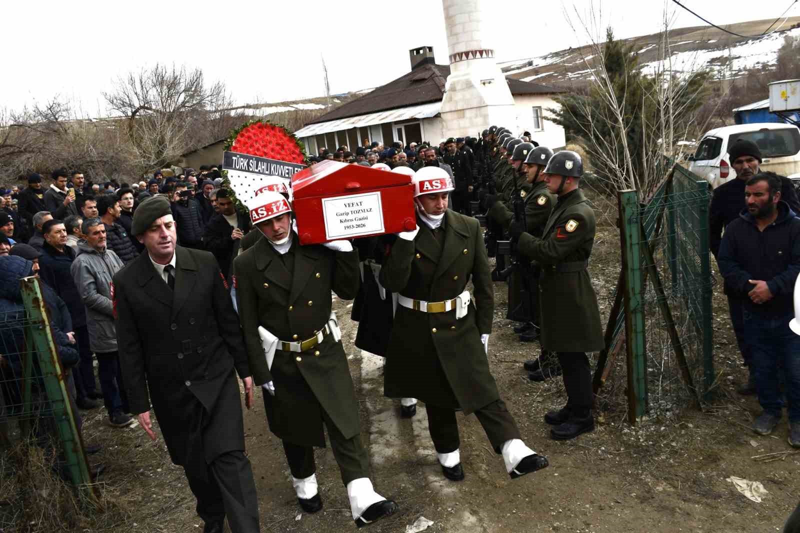 Sivaslı Kıbrıs gazisi son yolculuğuna uğurlandı
