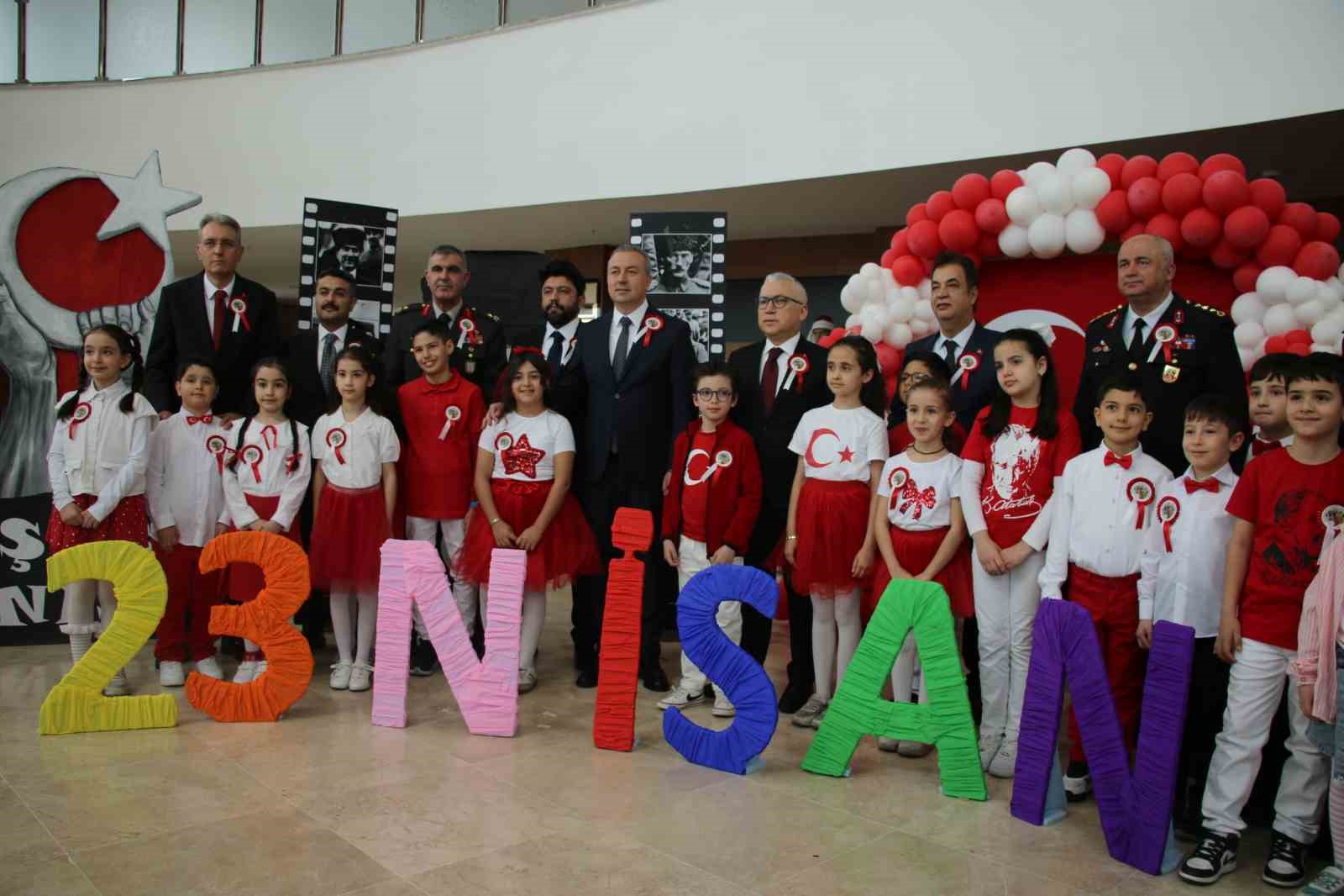 Sivaslı minik vali,hedefinde Cumhurbaşkanlığı olduğunu söyledi
