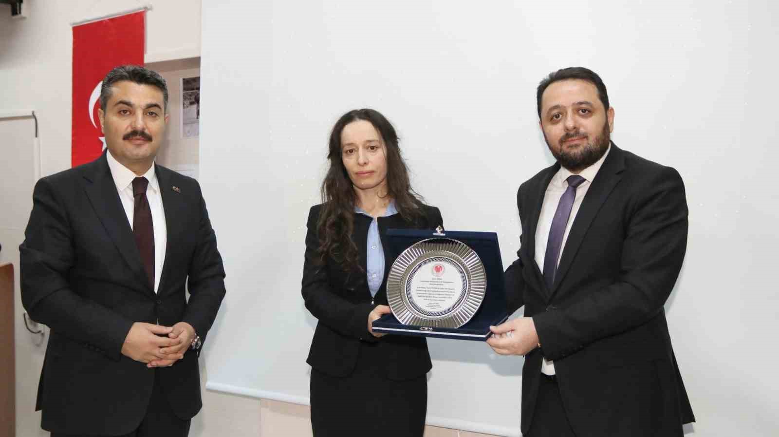 Sivaslı şehidin adı kütüphanede yaşatılacak
