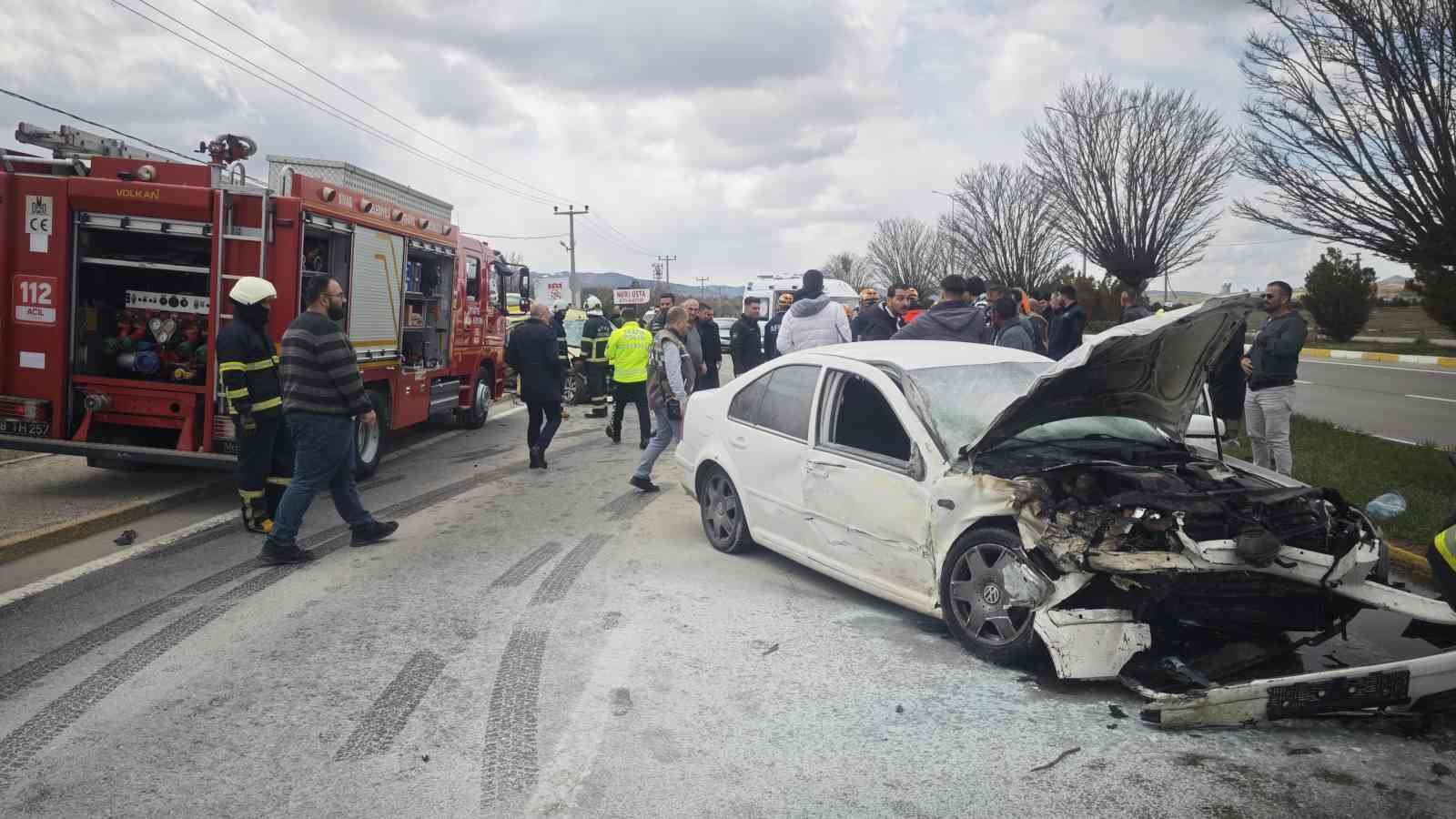 Sivasspor altyapı oyuncularını taşıyan taksi kaza yaptı: 6 yaralı

