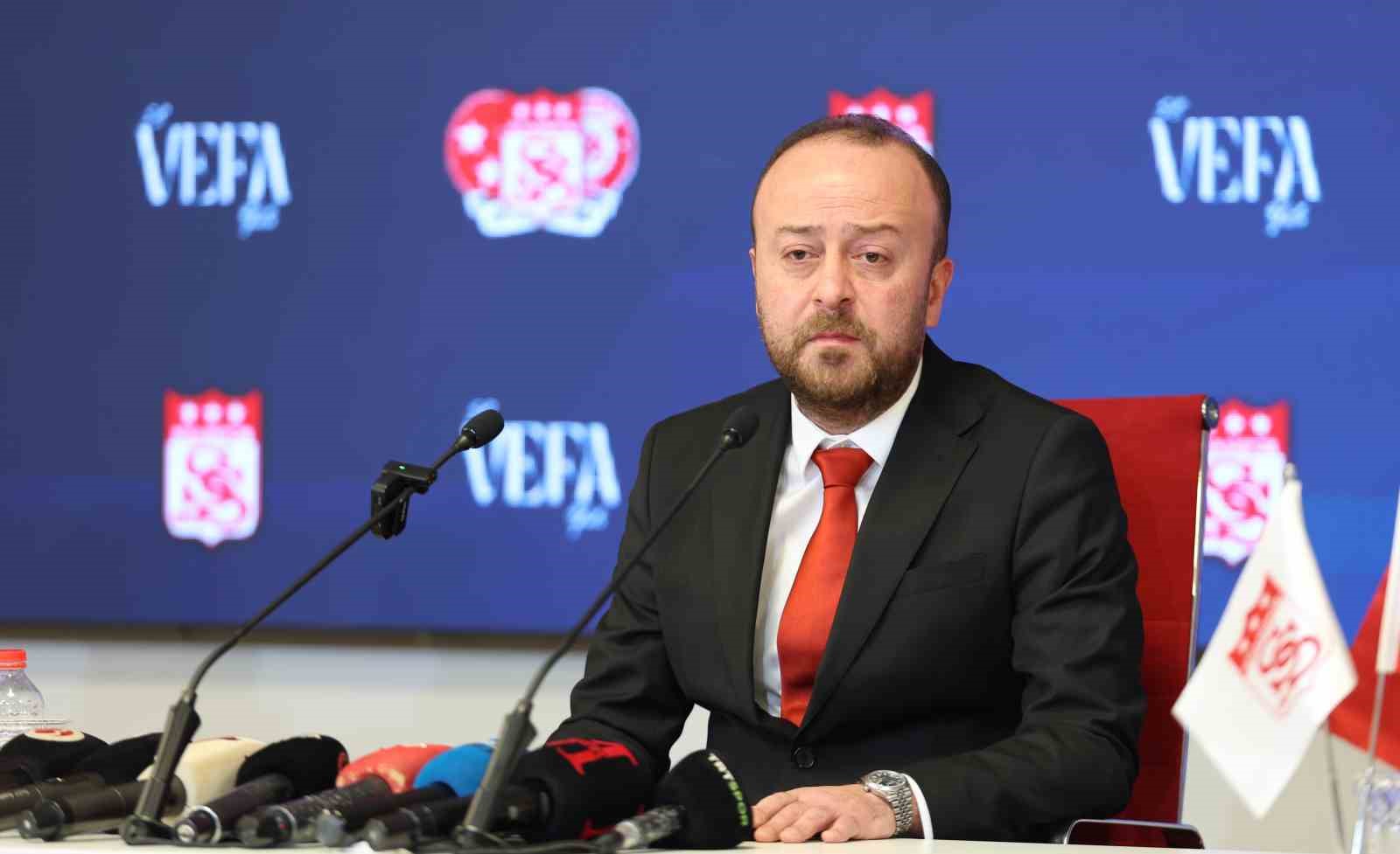 Sivasspor Başkanı Burak Özçoban: "Transfer yasağı kalkacak"
