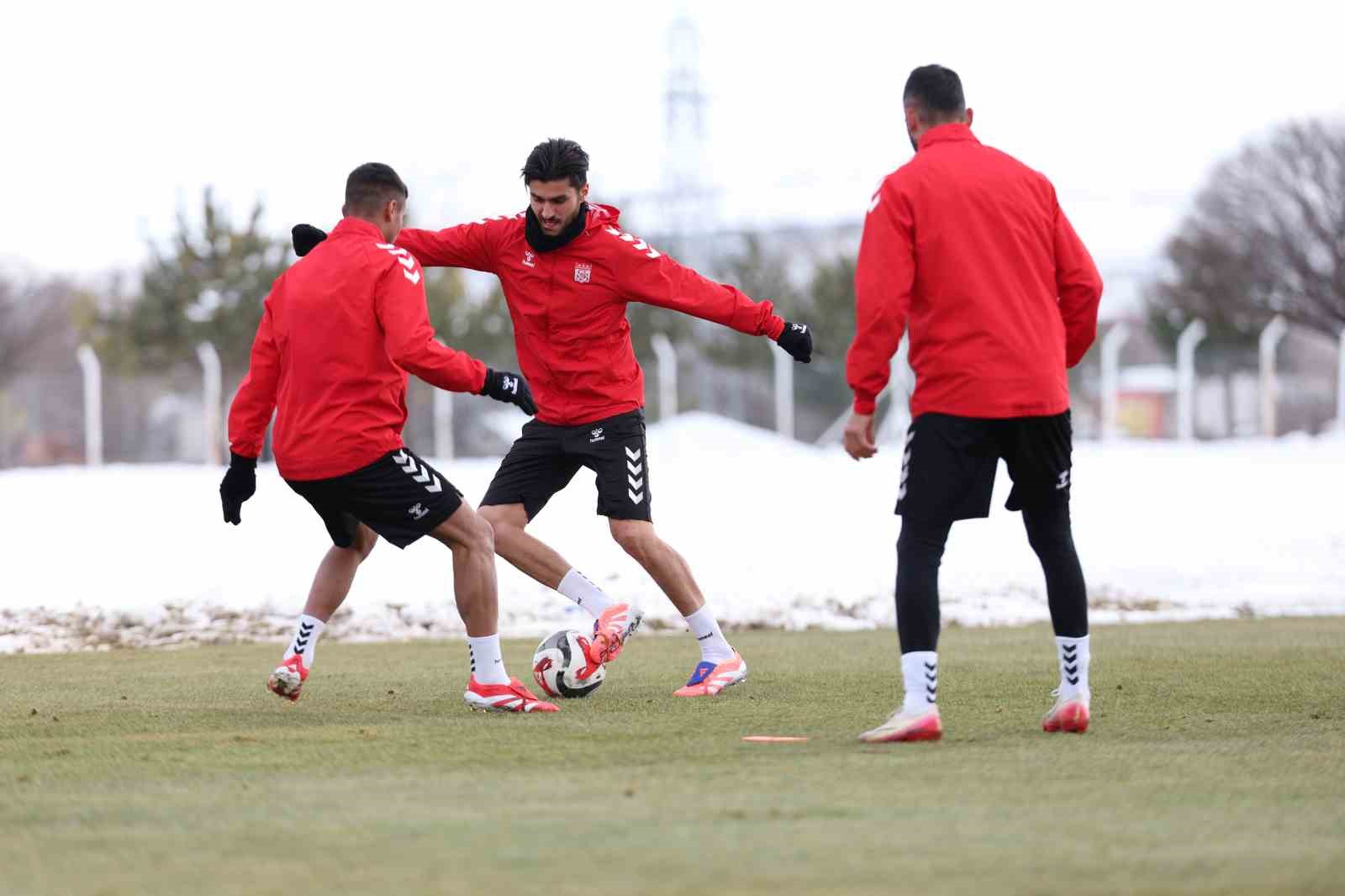 Sivasspor, Erzurumspor maçının hazırlıklarını sürdürdü
