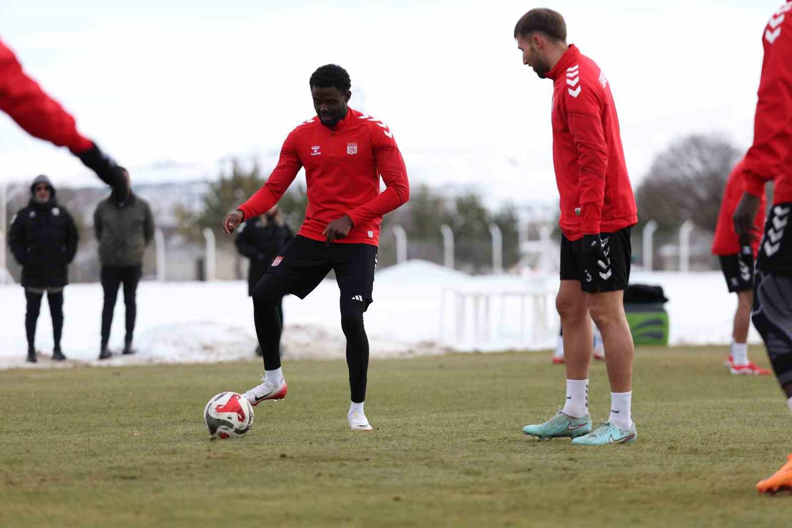 Sivasspor, Erzurumspor maçının hazırlıklarını sürdürdü
