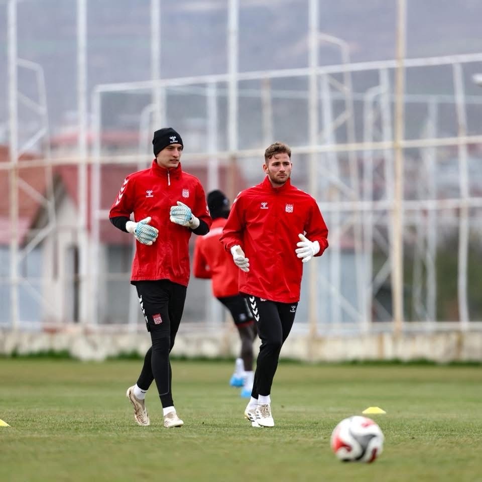 Sivasspor, Esenler Erokspor maçı hazırlıklarını sürdürdü
