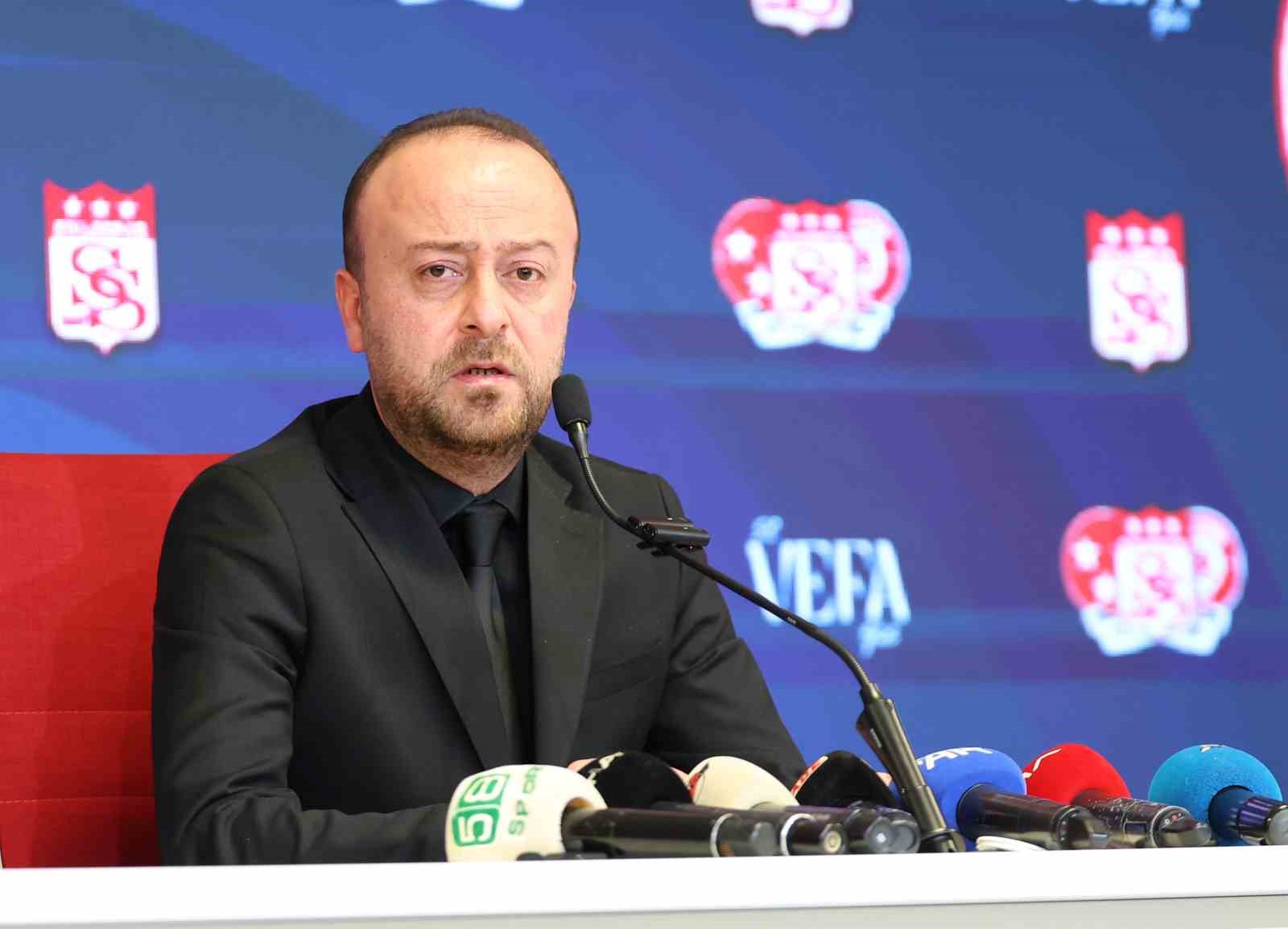 Sivasspor Kulübü Başkanı Özçoban: "Kalan 33 puana talibiz"
Sivasspor Kulübü Başkanı Özçoban: "Kalan 33 puana talibiz"