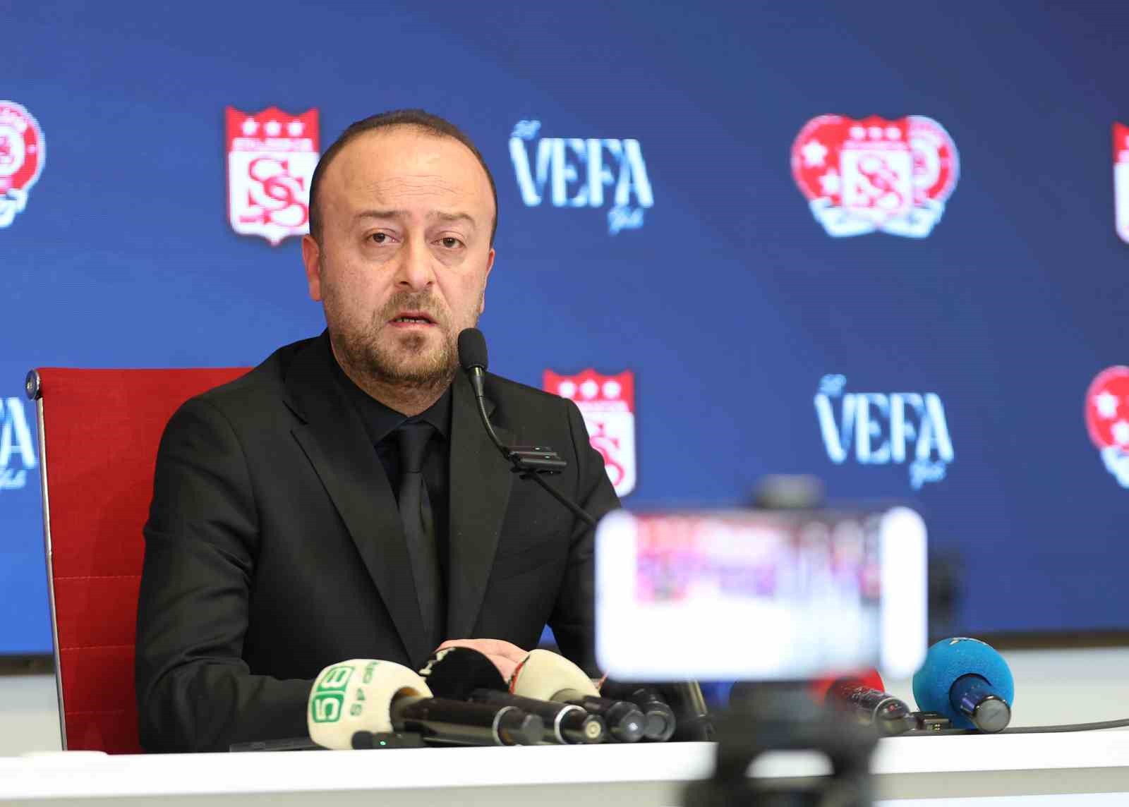 Sivasspor Kulübü Başkanı Özçoban: "Kalan 33 puana talibiz"
Sivasspor Kulübü Başkanı Özçoban: "Kalan 33 puana talibiz"