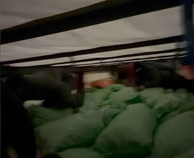 Sivas’ta 111 düzensiz göçmen yakalandı, 19 göçmen kaçakçısı hakkında işlem yapıldı
