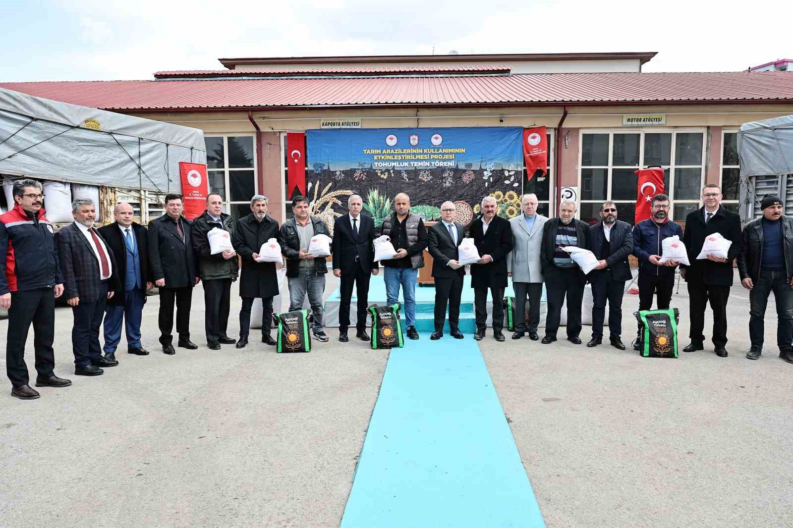 Sivas’ta 18 bin dekar alan üretime kazandırılacak
Sivas’ta 18 bin dekar alan üretime kazandırılacak