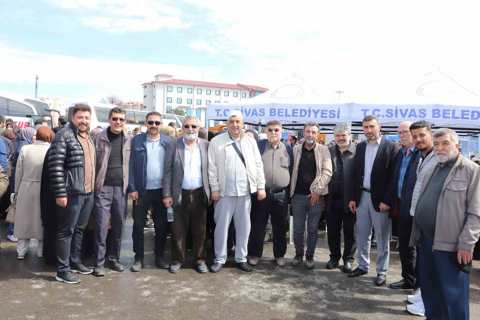 Sivas’ta 312 hacı adayı dualarla kutsal topraklara uğurlandı
