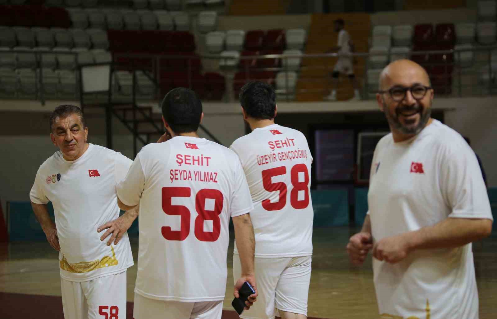 Sivas’ta anlamlı müsabaka
Sivas’ta anlamlı müsabaka