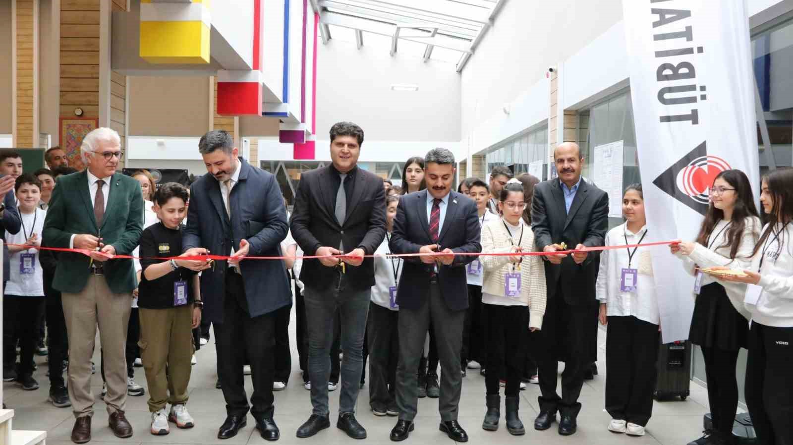 Sivas’ta bilim rüzgarı esti
