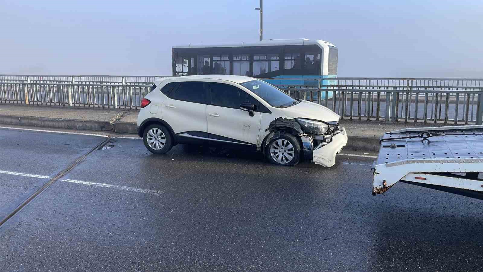 Sivas’ta buzlanma zincirleme kazaya neden oldu, çok sayıda araç birbirine girdi
