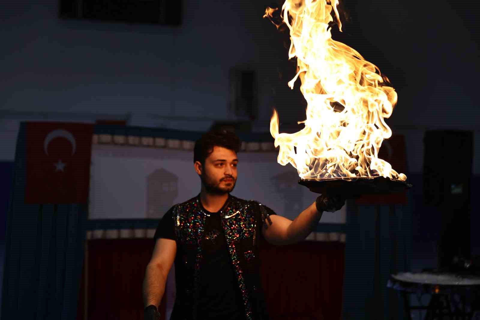 Sivas’ta çocuklar halk oyunlarıyla buluştu
