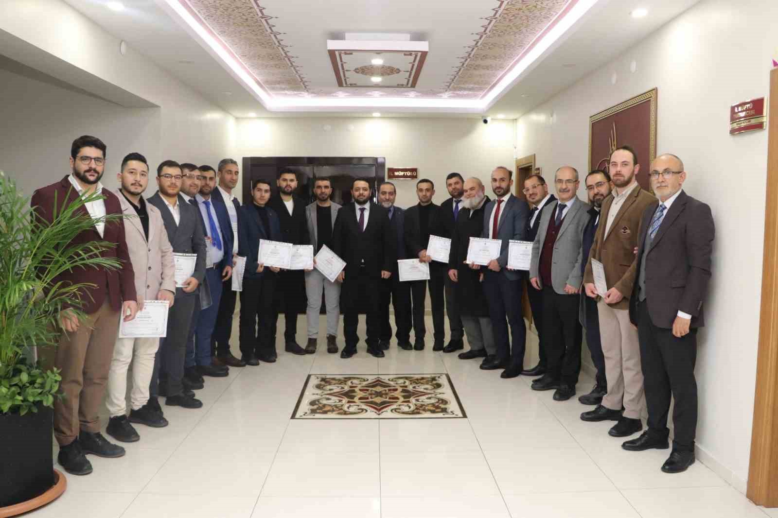 Sivas’ta din görevlilerine Kur’an tilaveti eğitimi verildi
