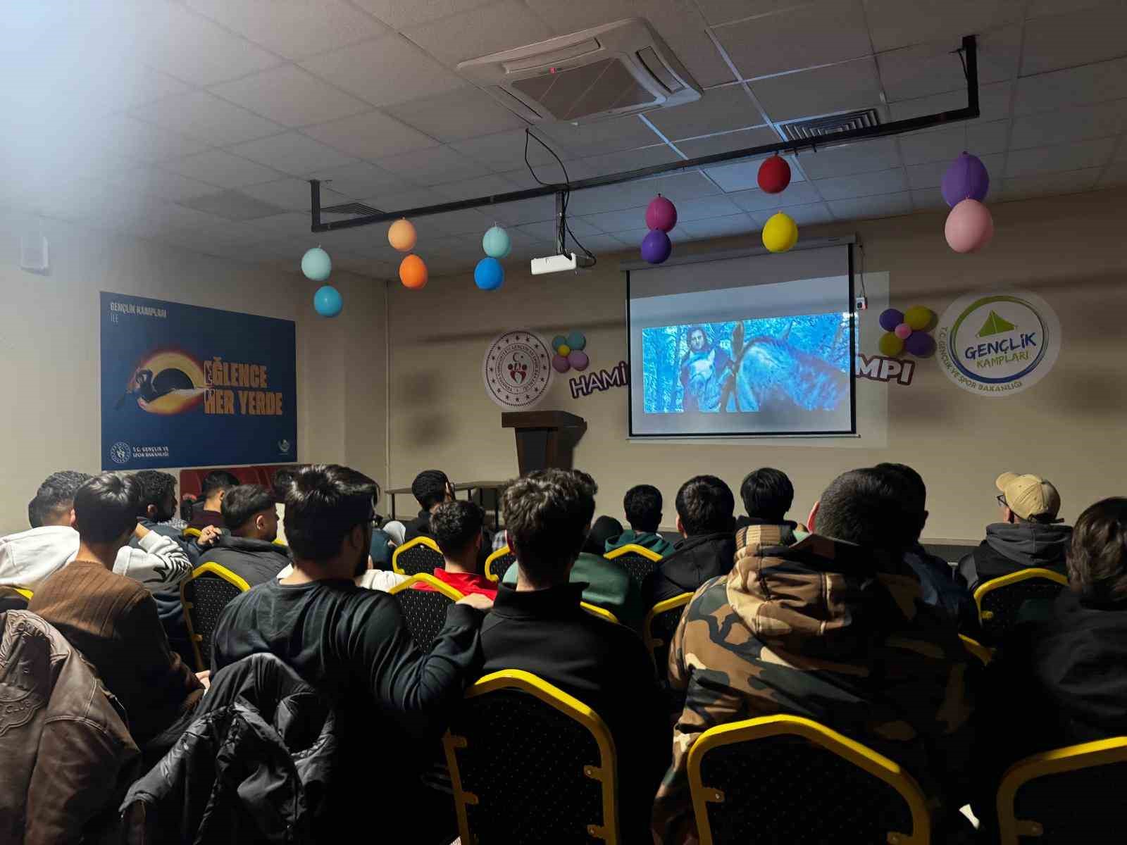 Sivas’ta eğitim gören uluslararası üniversite öğrencileri, Türk Dünyası Gençlik Kampı’nda bir araya geldi
