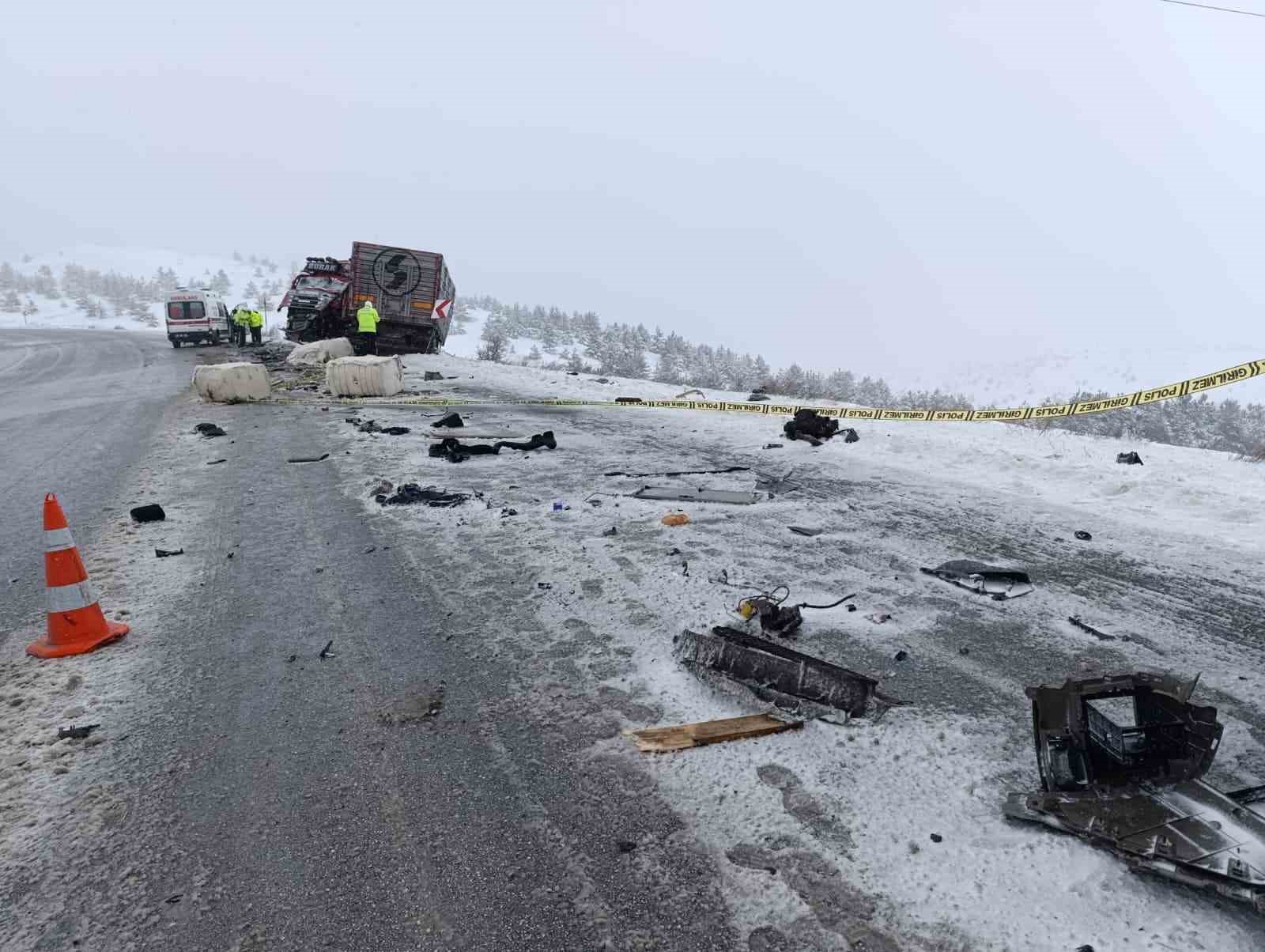 Sivas’ta feci kaza: 1 ölü, 2 yaralı

