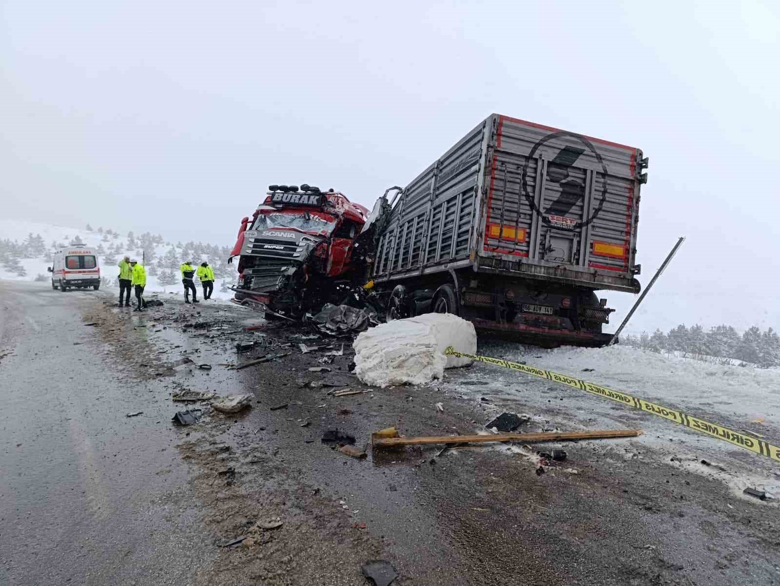 Sivas’ta feci kaza: 1 ölü, 2 yaralı

