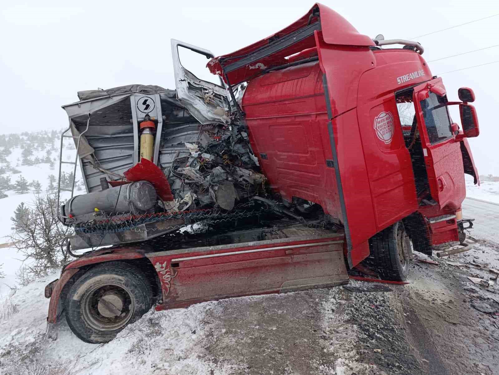 Sivas’ta feci kaza: 1 ölü, 2 yaralı
