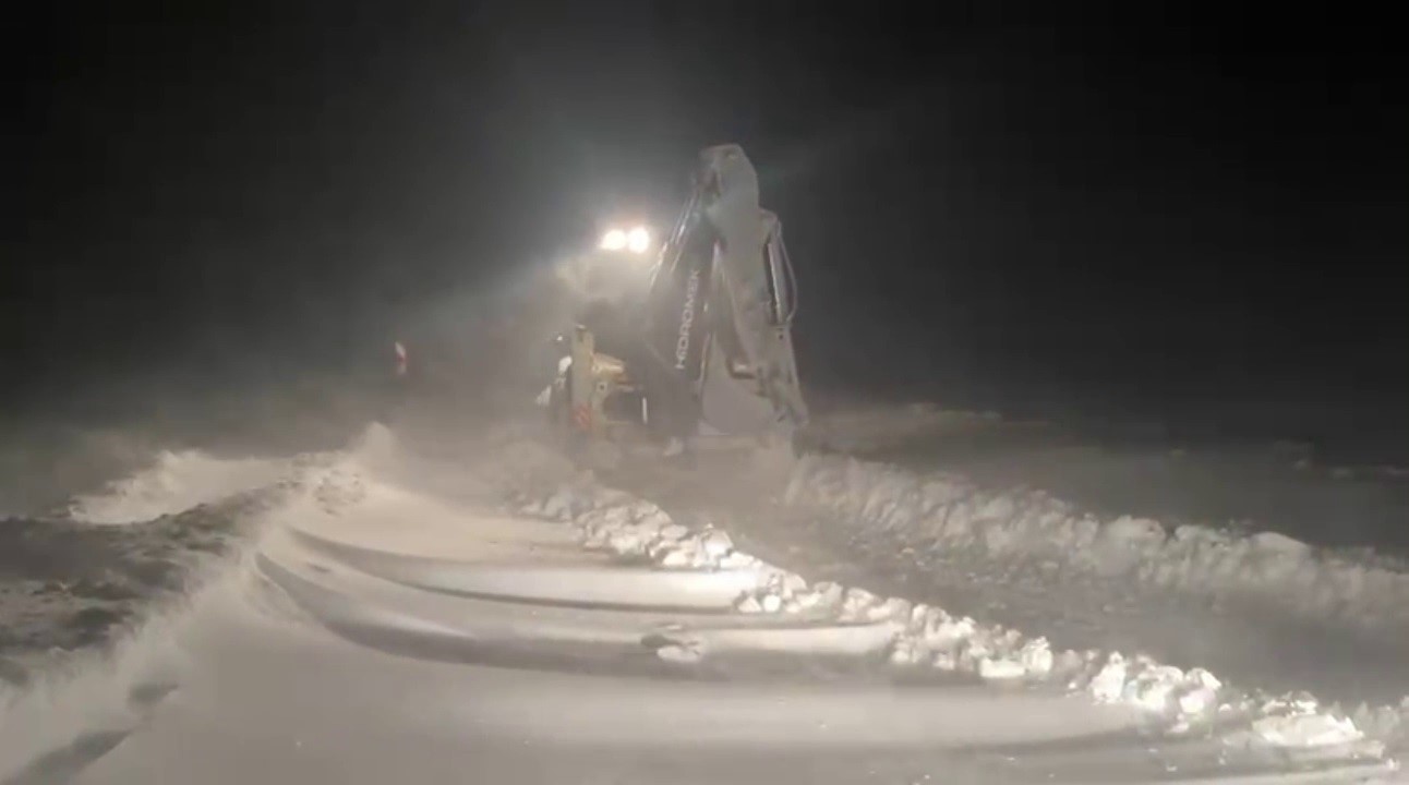 Sivas’ta kar ve tipi ulaşımda aksamalara neden oldu
