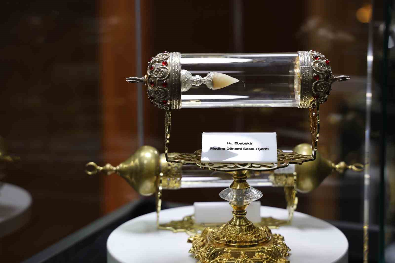 Sivas’ta Mukaddes Emanetler Sergisi’nde uzun kuyruklar oluştu
