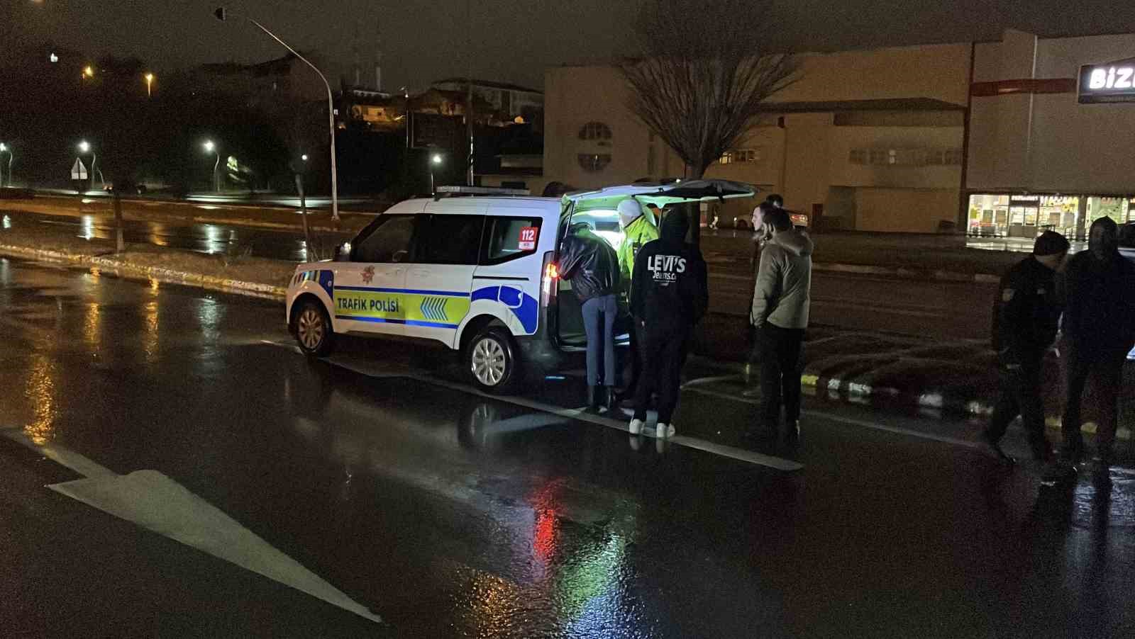 Sivas’ta otomobilin çarptığı yaya ağır yaralandı
