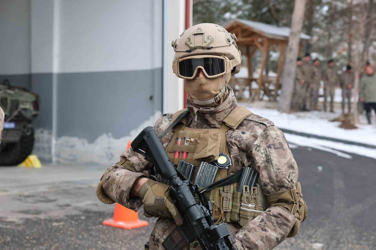 Sivas’ta PÖH timleri dualarla Suriye’ye uğurlandı
