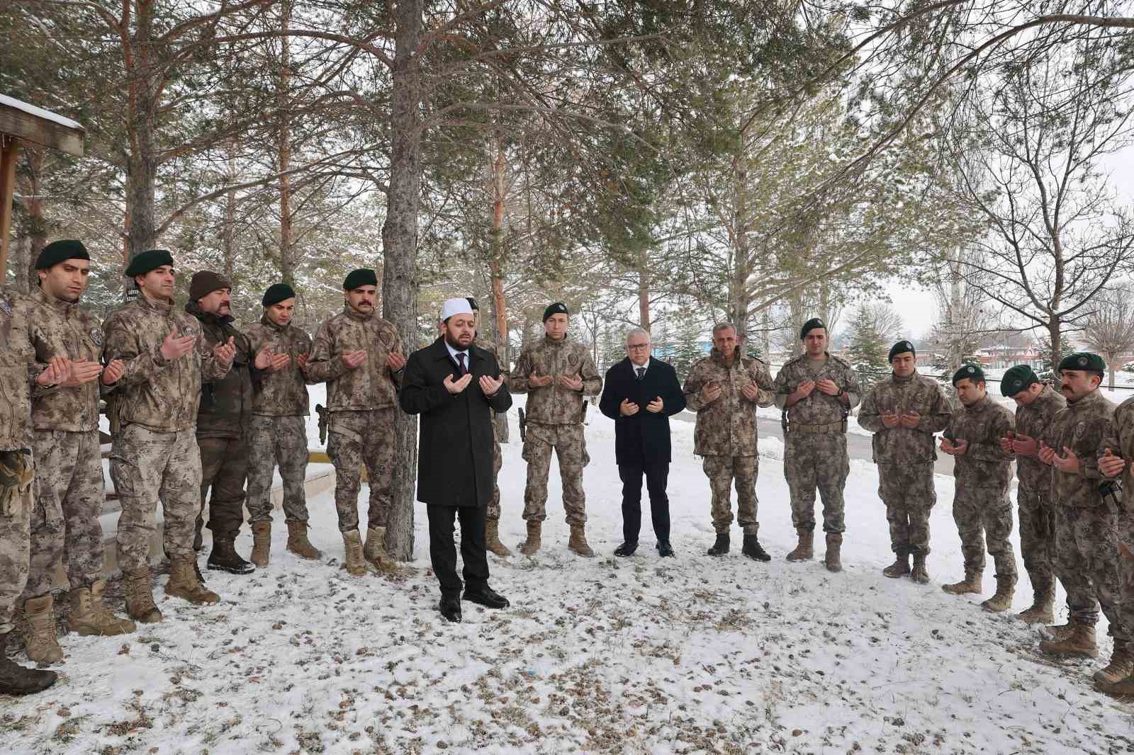 Sivas’ta PÖH timleri dualarla Suriye’ye uğurlandı
