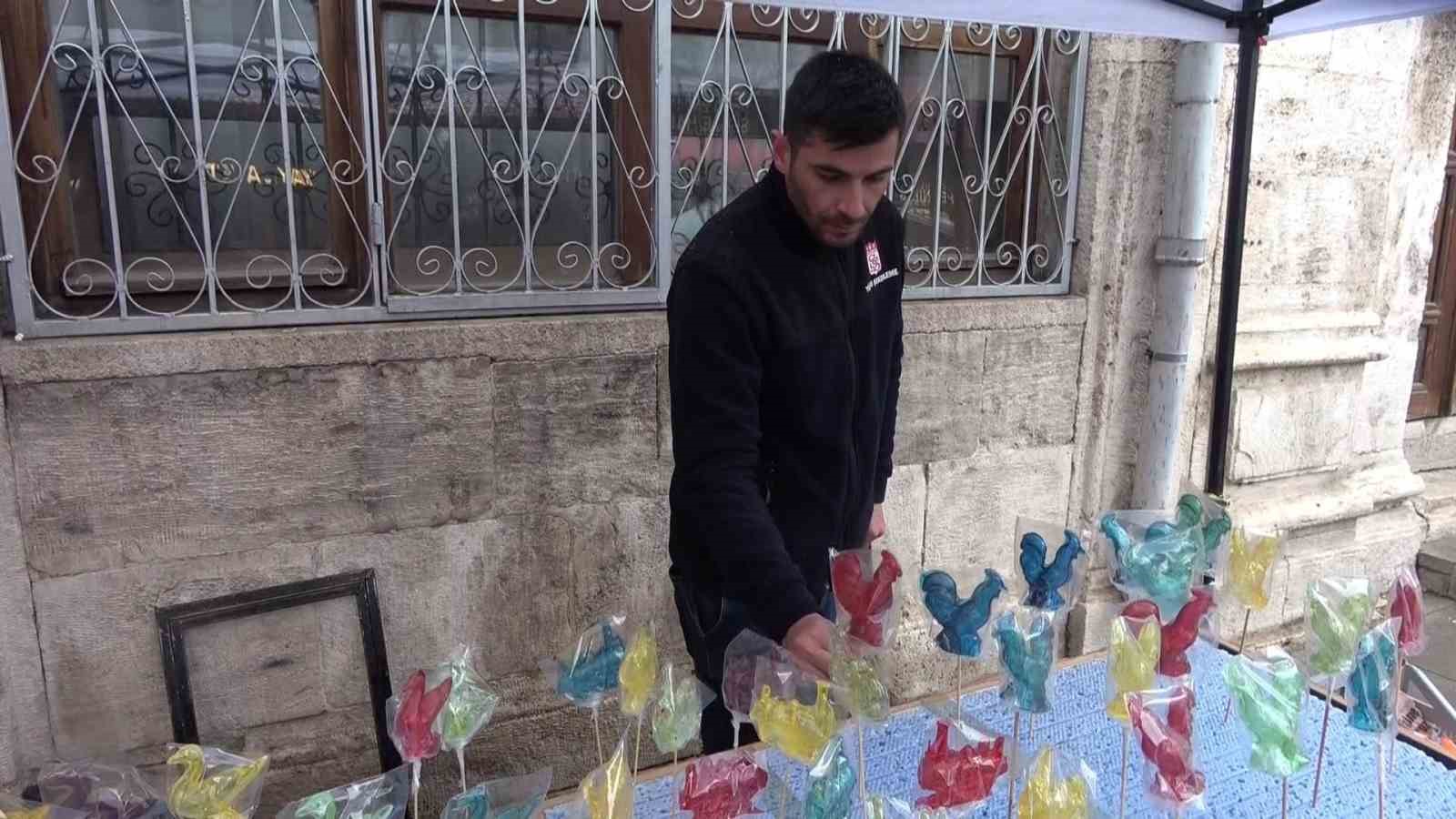 Sivas’ta Ramazanın habercisi horoz şekerler tezgahlara döndü
