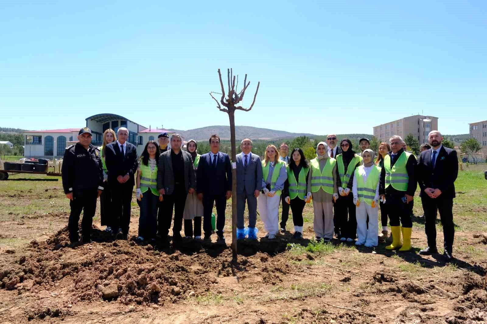 Sivas’ta şehitlerin adı fidanlarda yaşatılacak
