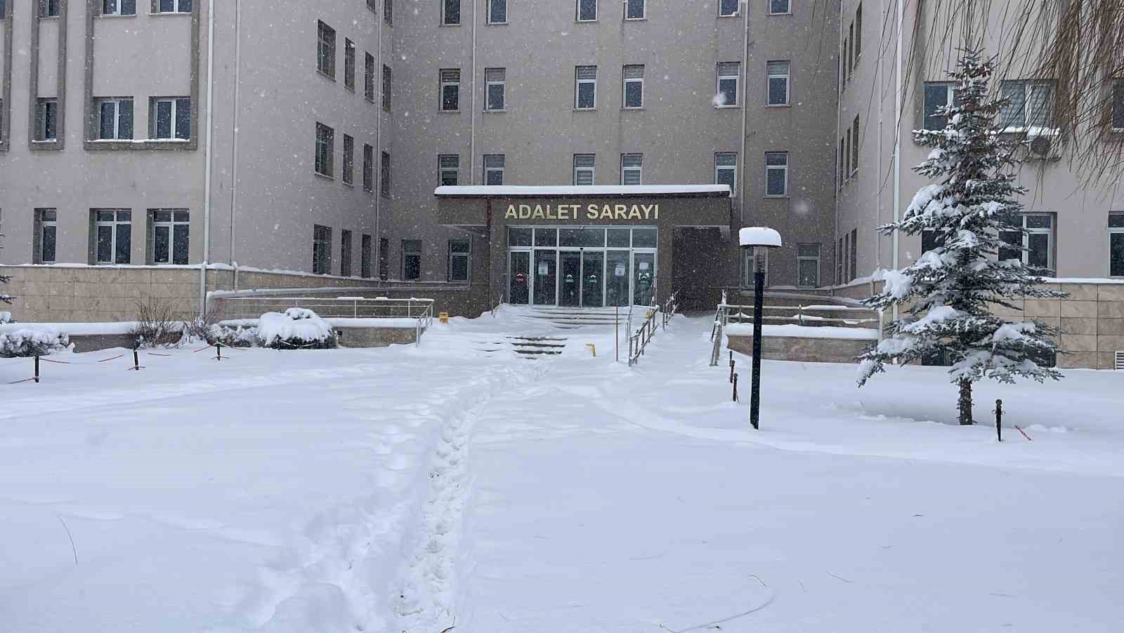 Sivas’ta yılbaşı gecesi kanlı bitti, cinayet zanlısı adliyeye sevk edildi
