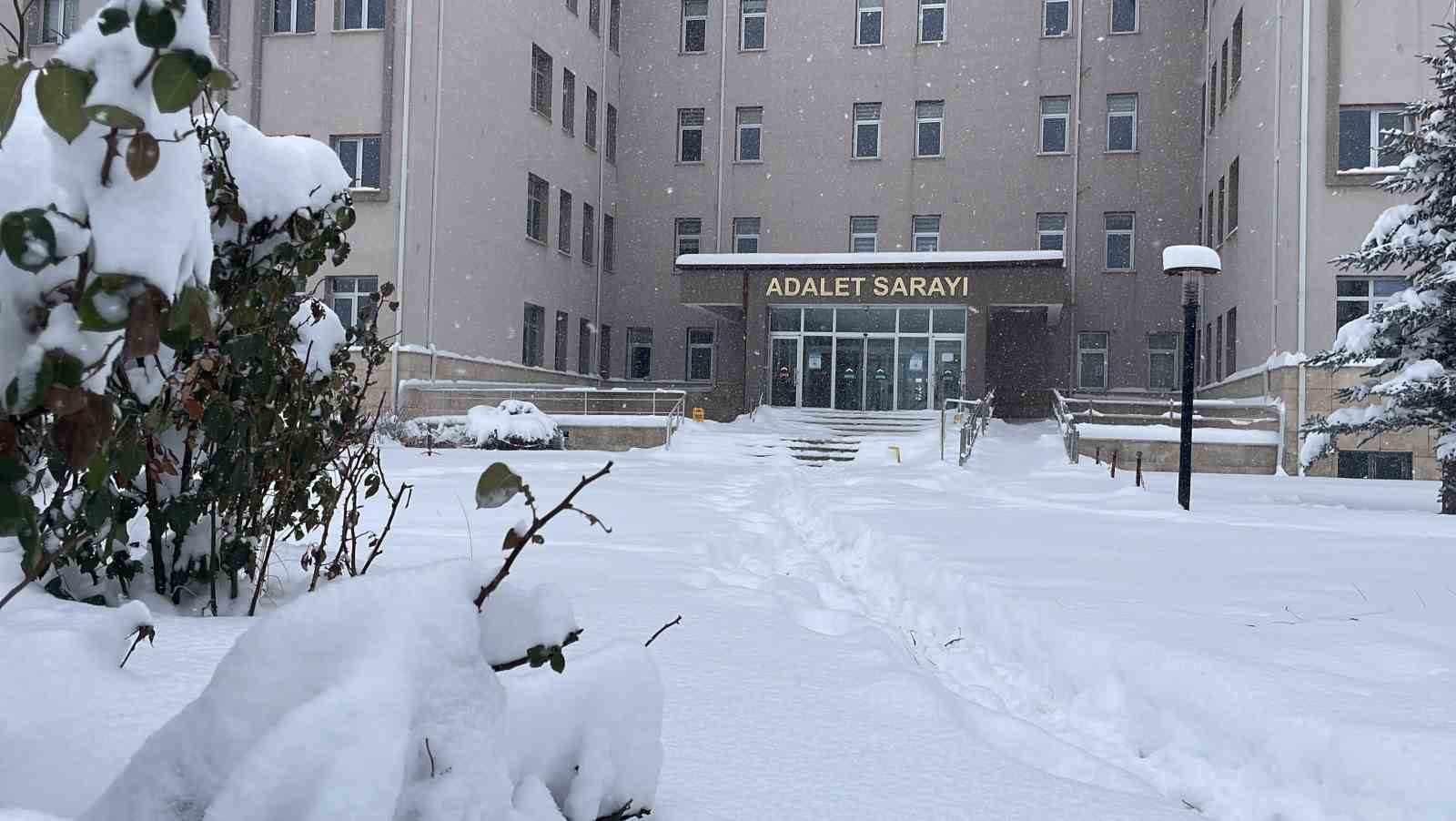 Sivas’ta yılbaşı gecesi kanlı bitti, cinayet zanlısı adliyeye sevk edildi
