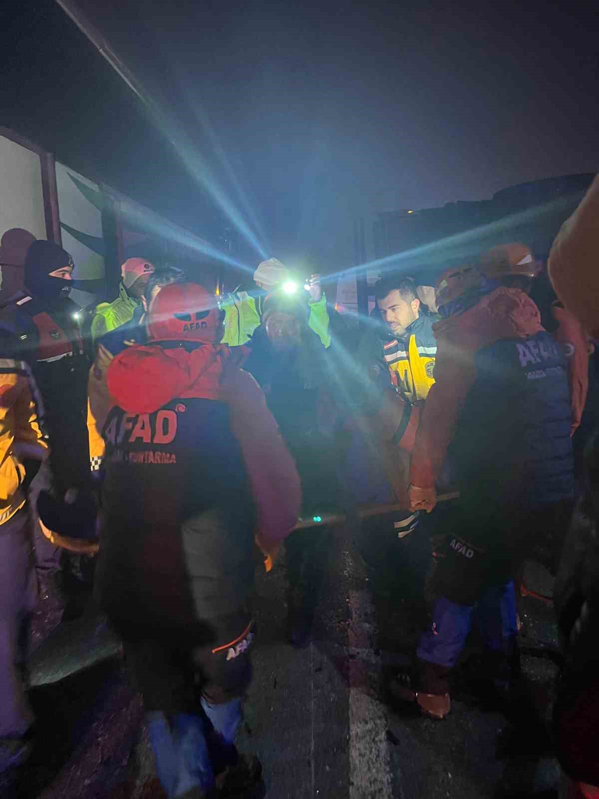 Sivas’ta zincirleme trafik kazası: 8 yaralı
