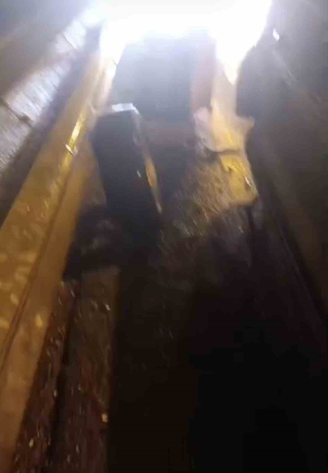 Siverek-Diyarbakır yolunda derin çukur onlarca araçta hasar oluşturdu
