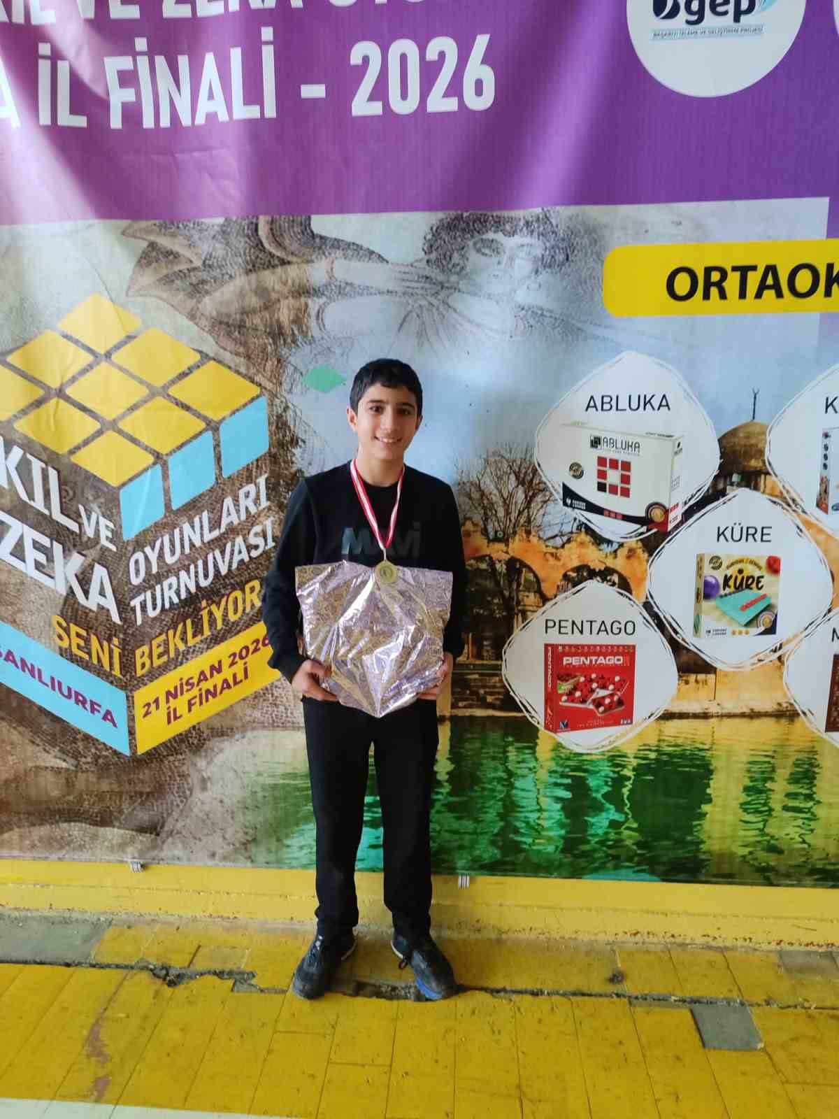 Siverekli öğrenciler zeka oyunları turnuvasında dereceye girdi
